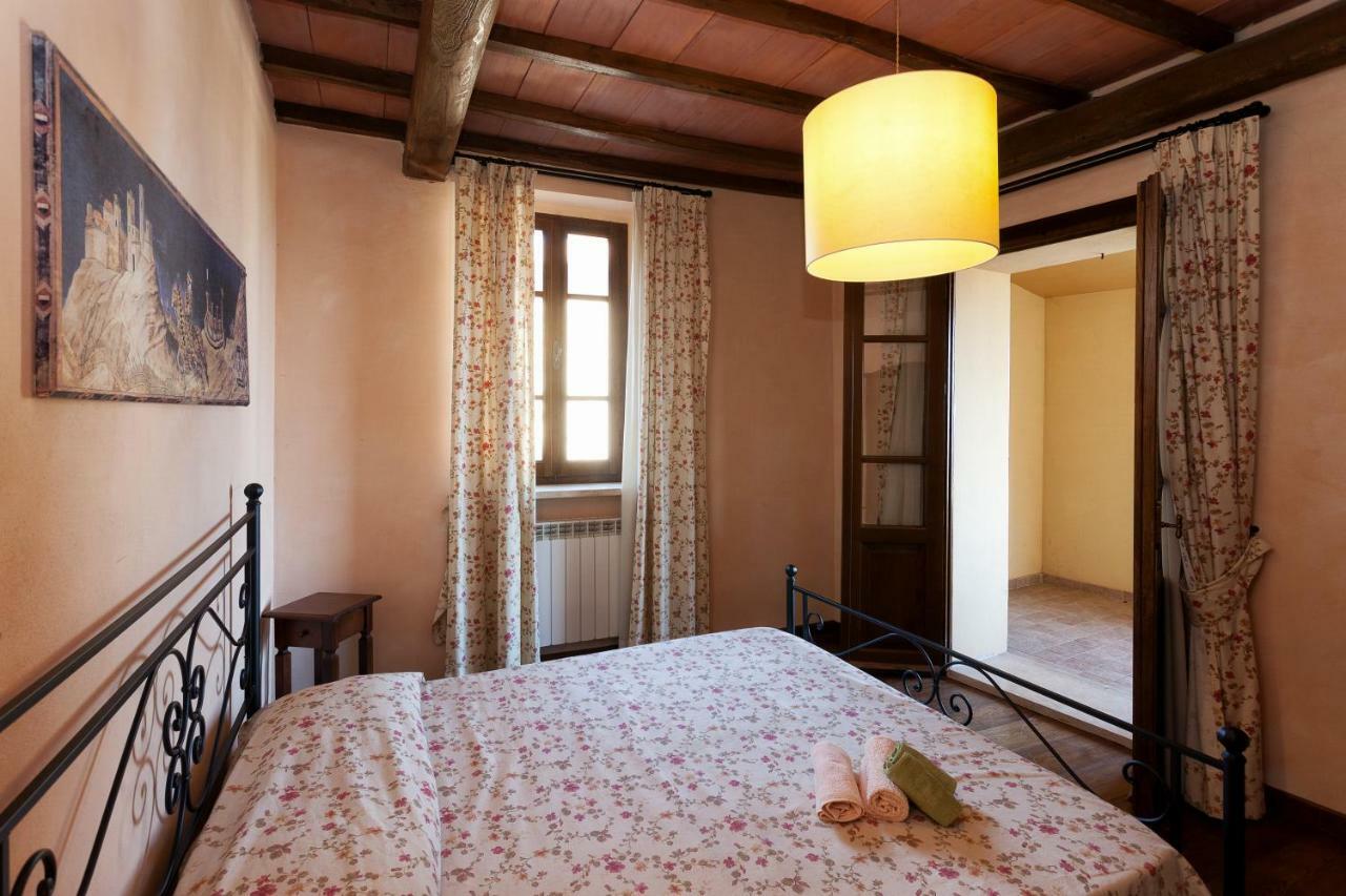 Residenza Palazzo Saloni Aparthotel Montalcino Buitenkant foto